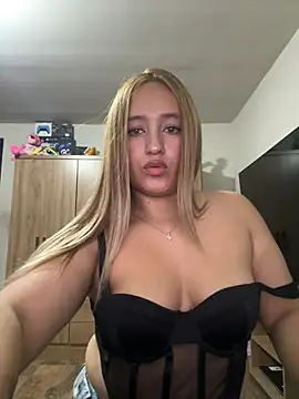 Snapshot of ema_tayy chatting on March 14, 10:48 pm ema tayy online show from March 14, 10:48 pm
