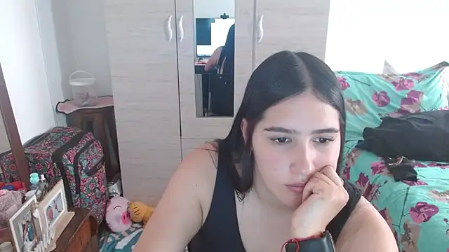 Naomi D online show from April 19, 8:33 pm