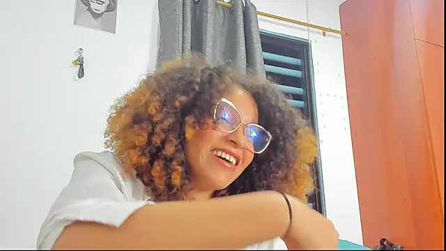 Snapshot of Ada_gales_ chatting on October 30, 3:41 am Ada gales  online show from October 30, 3:41 am