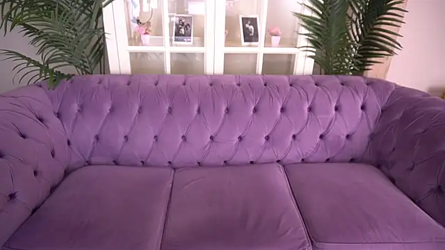 IceDanielles online show from July 11, 5:54 am