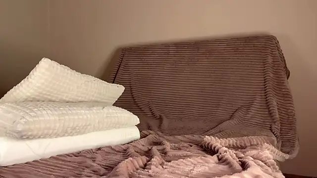 itsmaxxbaby  online show from January 14, 5:57 am