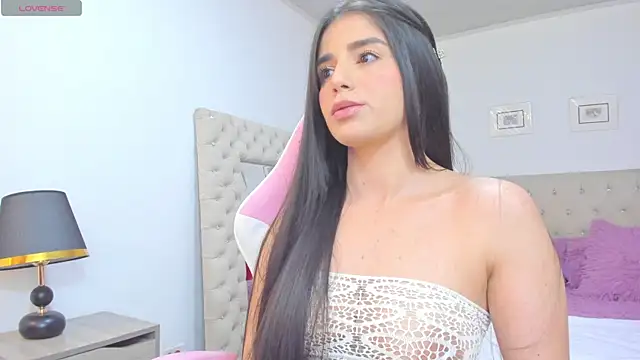 carlaperez  online show from November 26, 1:06 am