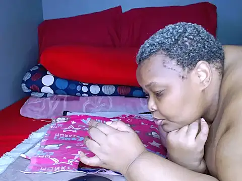 fatafricanqueen online show from April 16, 7:14 pm