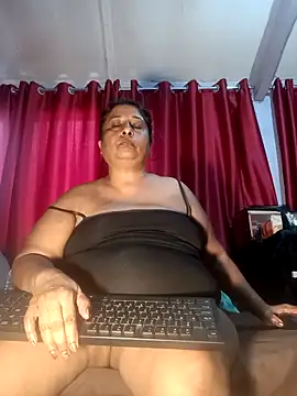 Snapshot of raniofsex02 chatting on May 12, 5:15 am raniofsex02 online show from May 12, 5:15 am