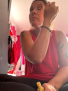 Lwhite1 online show from September 8, 4:06 pm