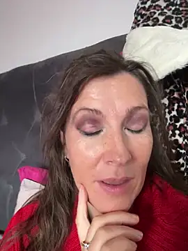 Lwhite1 online show from April 14, 6:14 pm