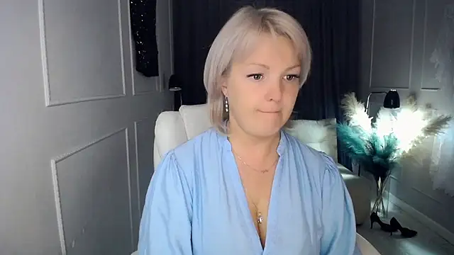 Juarnea online show from September 24, 1:36 pm