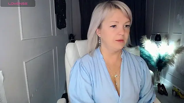 Juarnea online show from April 7, 11:59 pm