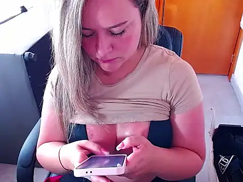 KikaxLove online show from March 11, 4:13 pm