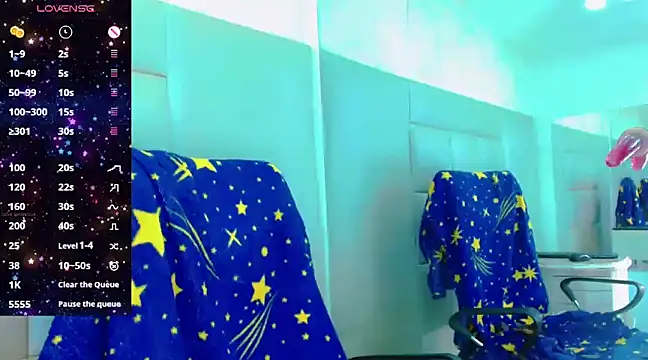 KayleighDreams  online show from February 10, 3:35 am