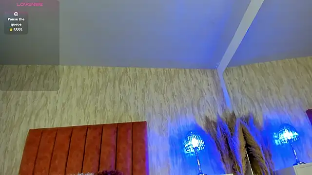 Snapshot of emily_parkerr chatting on September 10, 10:21 pm emily parkerr online show from September 10, 10:21 pm