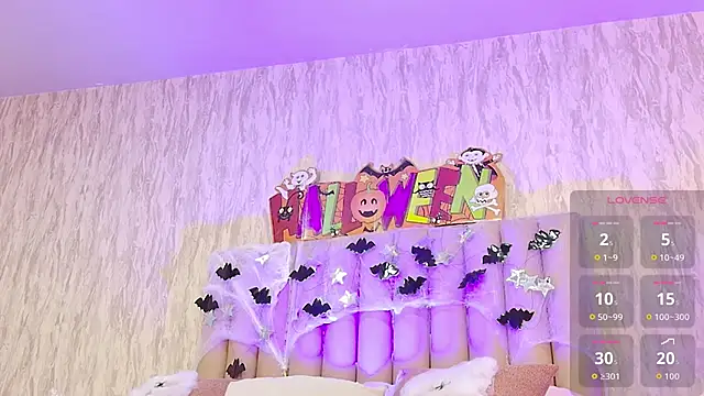 Snapshot of emily_parkerr chatting on October 8, 8:39 pm emily parkerr online show from October 8, 8:39 pm