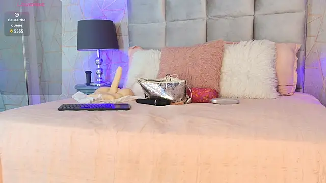 emily parkerr online show from April 22, 3:24 pm