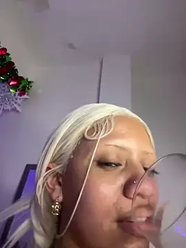 Snapshot of Charlotee_ chatting on January 2, 5:57 am Charlotee  online show from January 2, 5:57 am