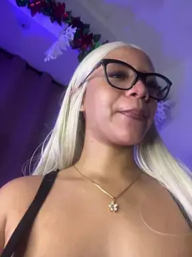 Snapshot of Charlotee_ chatting on January 5, 9:37 am Charlotee  online show from January 5, 9:37 am