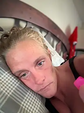 vixendoll87 online show from March 18, 1:20 pm