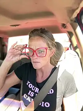 vixendoll87 online show from March 18, 6:59 pm