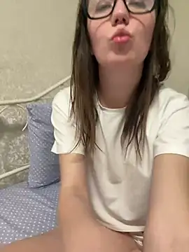 BeatriceTender online show from February 5, 8:25 pm