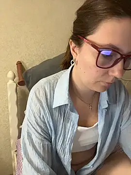 BeatriceTender online show from April 14, 6:36 pm