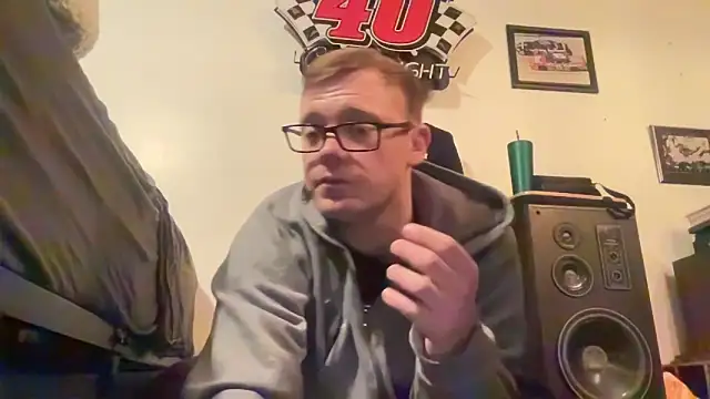 Snapshot of adamseed69 chatting on March 7, 8:44 am adamseed69 online show from March 7, 8:44 am