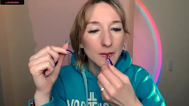 AmandaSell online show from October 5, 8:12 am