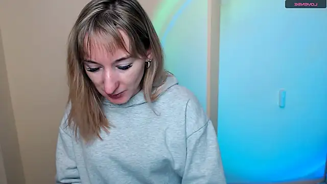 AmandaSell online show from April 12, 8:19 am