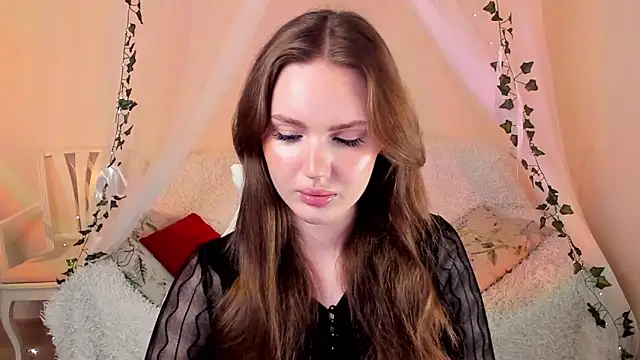 Snapshot of MishkaMe chatting on October 21, 1:56 pm MishkaMe online show from October 21, 1:56 pm