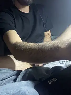 giorgakaci69 online show from November 26, 10:44 pm