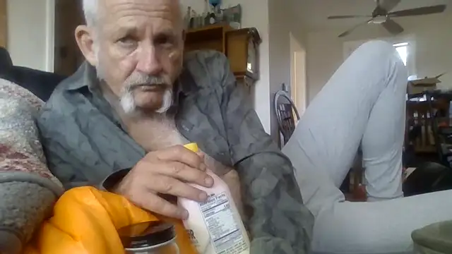 Snapshot of den-rock4u chatting on November 24, 10:42 pm den-rock4u online show from November 24, 10:42 pm