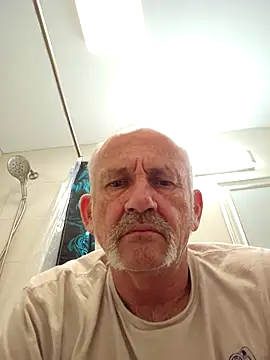 Snapshot of den-rock4u chatting on March 4, 11:33 pm den-rock4u online show from March 4, 11:33 pm