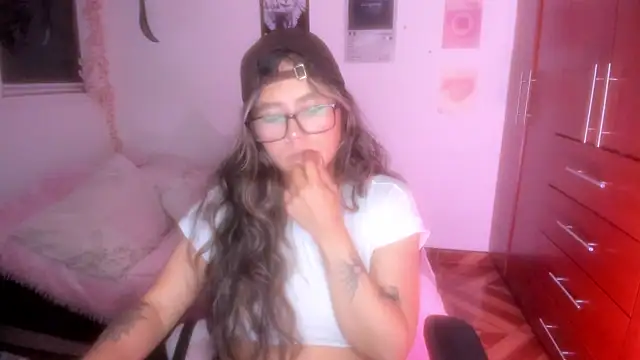 StephaniFox online show from January 14, 12:49 am