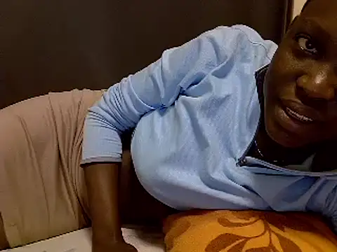 Snapshot of heather_savage chatting on February 20, 10:26 pm heather savage online show from February 20, 10:26 pm