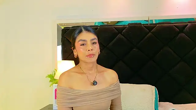 Holly Brensonexx  online show from November 12, 1:44 pm