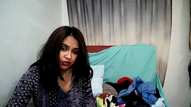 Cute Indian00 online show from February 3, 4:04 am