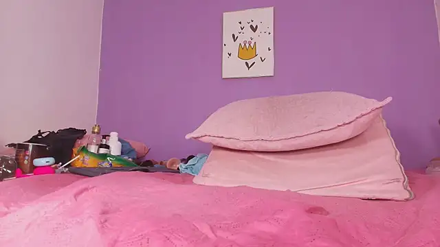 vale ross  online show from February 4, 6:14 am