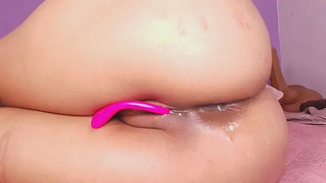 vale ross  online show from February 13, 6:09 am