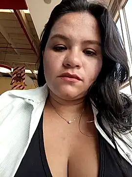 Snapshot of Julieta-tits chatting on January 9, 9:05 pm Julieta-tits online show from January 9, 9:05 pm