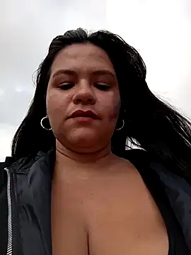 Snapshot of Julieta-tits chatting on January 10, 9:31 pm Julieta-tits online show from January 10, 9:31 pm