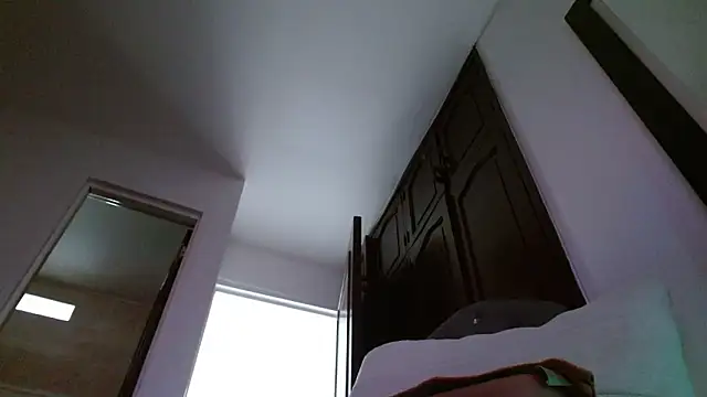 sweetsarabig22cm online show from March 28, 1:49 am