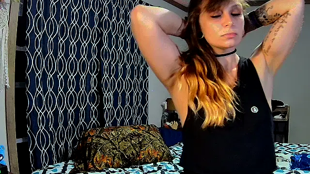 Snapshot of ZeelaXoXo chatting on October 2, 4:30 am ZeelaXoXo online show from October 2, 4:30 am