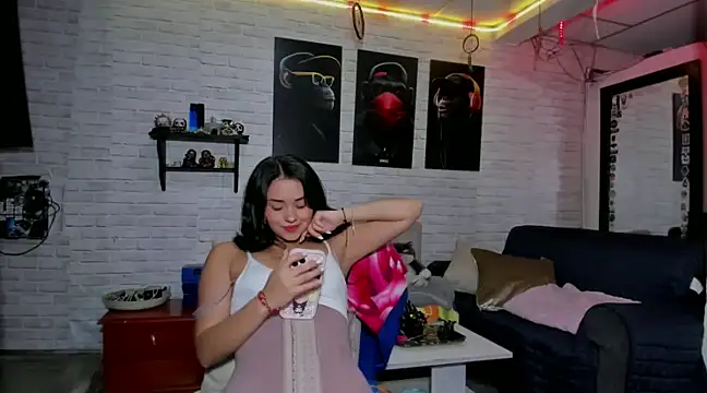 Kimmymadison- online show from December 5, 2:20 am