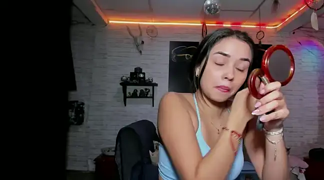 Kimmymadison- online show from February 13, 9:38 pm