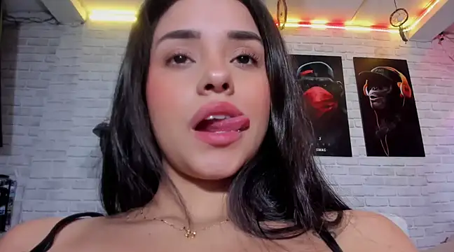 Kimmymadison- online show from February 16, 8:21 am