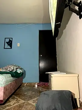 Kimmymadison- online show from October 18, 8:37 am