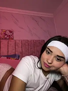 Kimmymadison- online show from April 15, 3:35 am