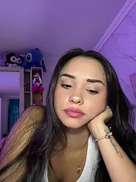 Kimmymadison- online show from April 23, 10:45 pm