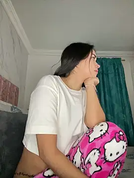 Snapshot of Kimmymadison- chatting on April 29, 5:00 am Kimmymadison- online show from April 29, 5:00 am