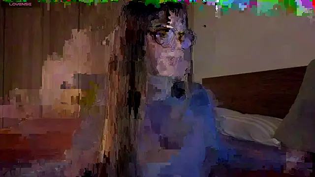Snapshot of Roxxy_mora chatting on June 4, 10:27 pm Roxxy mora online show from June 4, 10:27 pm