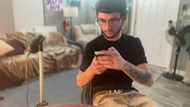 hungkubenski online show from December 15, 7:12 am