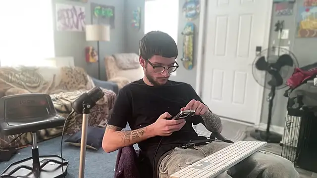 hungkubenski online show from December 15, 7:18 pm